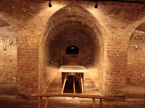 Hinchee Hung Coil at Unearthed02