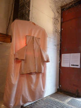 Hinchee Hung poclet-unhinged